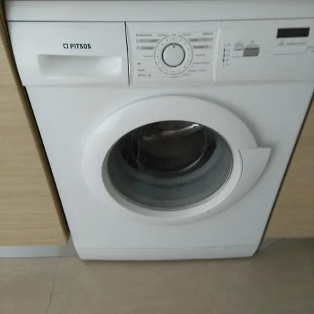 Modern Sunny Studio Apt Апартаменты